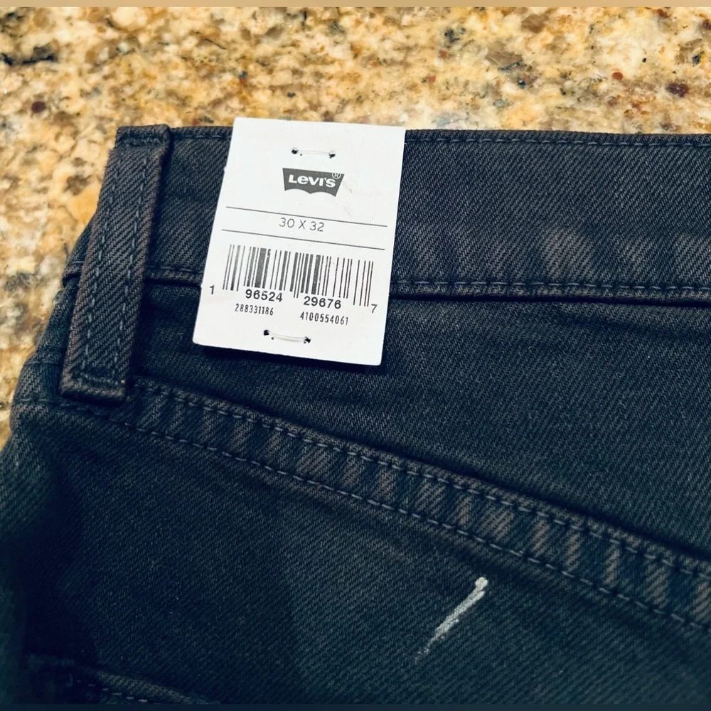 NWT Levi’s Men’s 512 Slim Taper Distressed Jeans